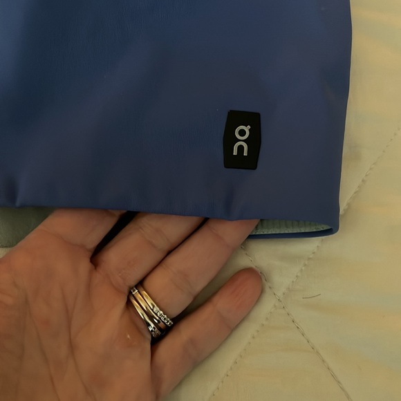 On Cloud Running Yoga Pilates Sports Bra Blue & Black Strappy Racerback Sz Small - Picture 6 of 14